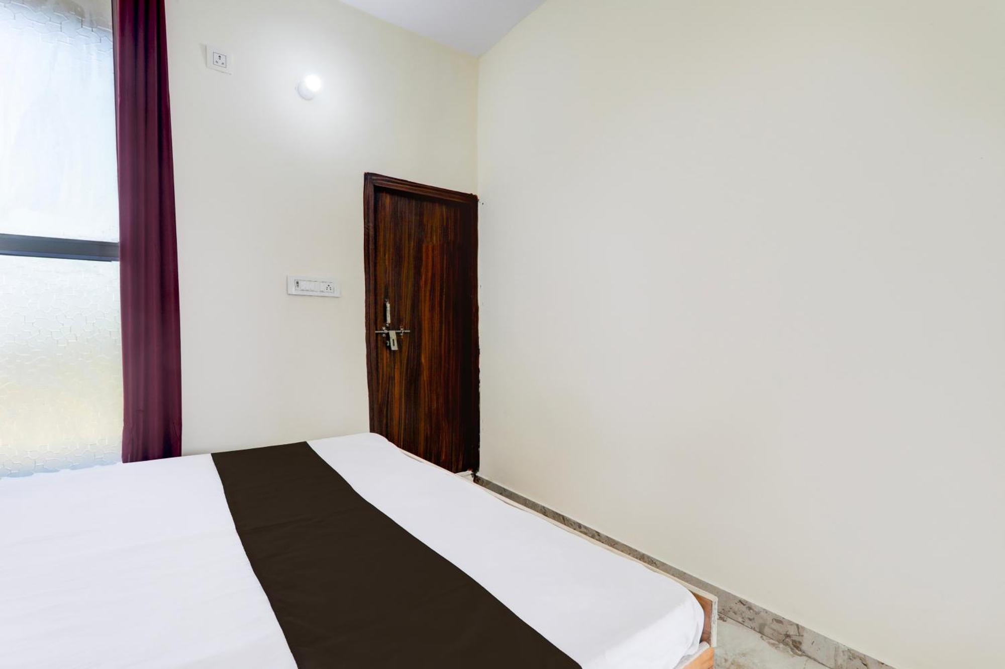 Hotel O Rn Chinhat Экстерьер фото